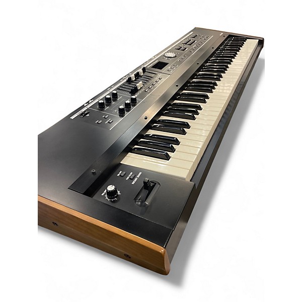 Used Roland VR700 Keyboard Workstation