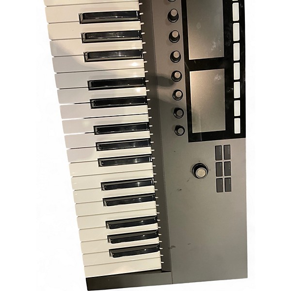 Used Komplete Kontrol S49 MIDI Controller