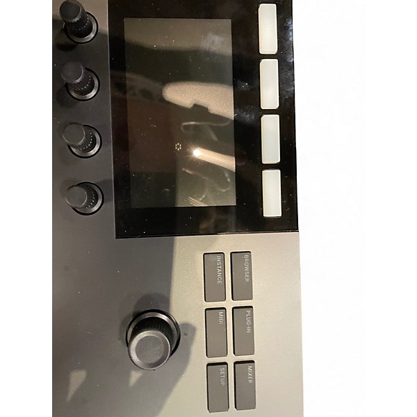 Used Komplete Kontrol S49 MIDI Controller