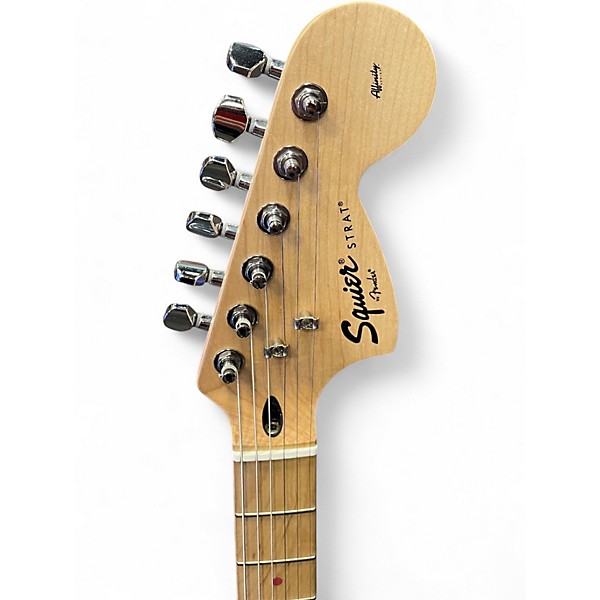 Used 2006 Squier Hello Kitty Stratocaster Single Hum Pink With Kitty Pickguard Pink Solid Body Electric Guitar