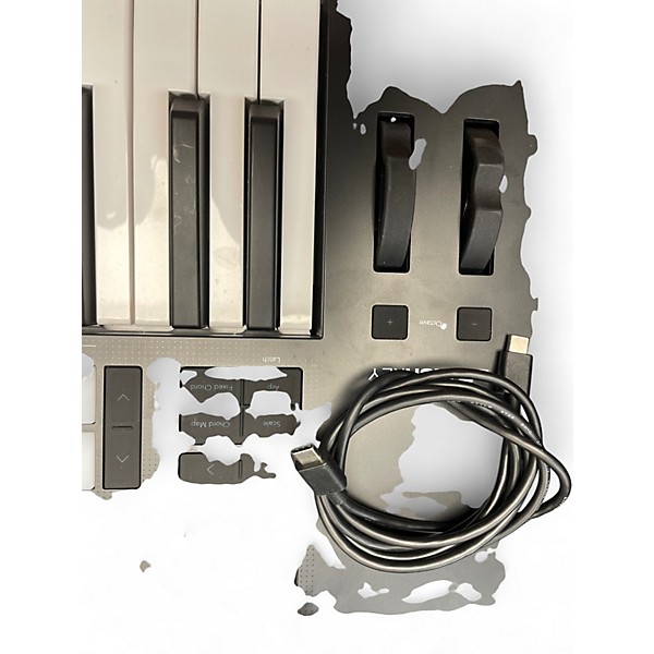 Used Novation Launchkey 25 Key MIDI Controller