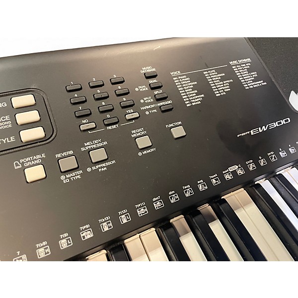 Used Yamaha PSR EW300 76 Keyboard Workstation