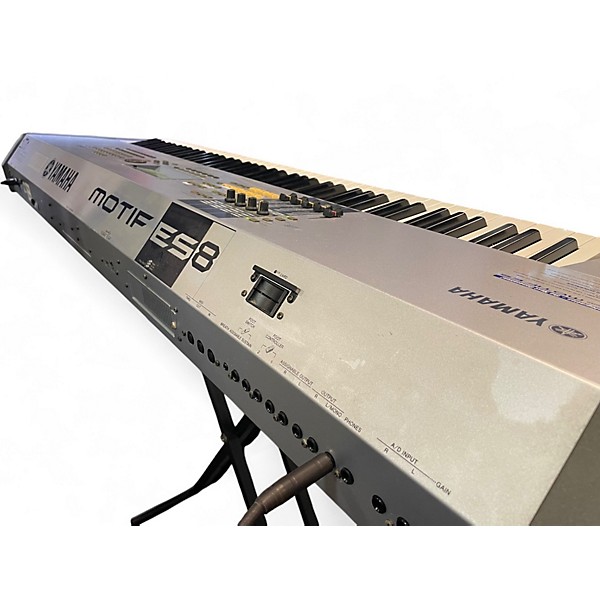 Used Yamaha Motif ES8 88 Key Keyboard Workstation