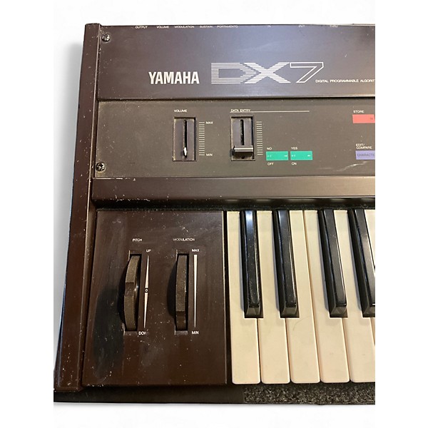 Used Yamaha DX7 Digital Algorithm Synthesizer Keyboard Workstation