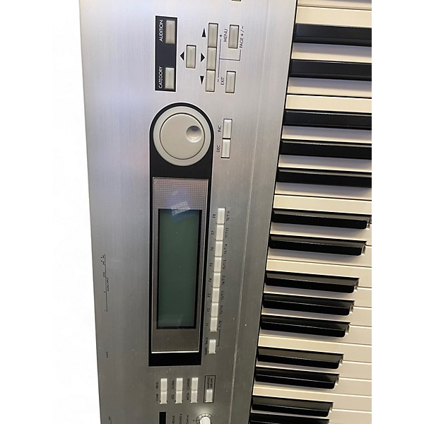 Used KORG Triton Le 88 Key Keyboard Workstation