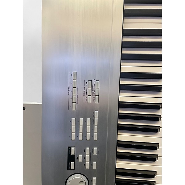 Used KORG Triton Le 88 Key Keyboard Workstation