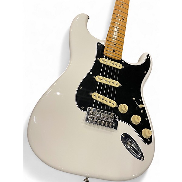 Used 2024 Fender Player II Stratocaster Alpine White Solid Body Electric Guitar