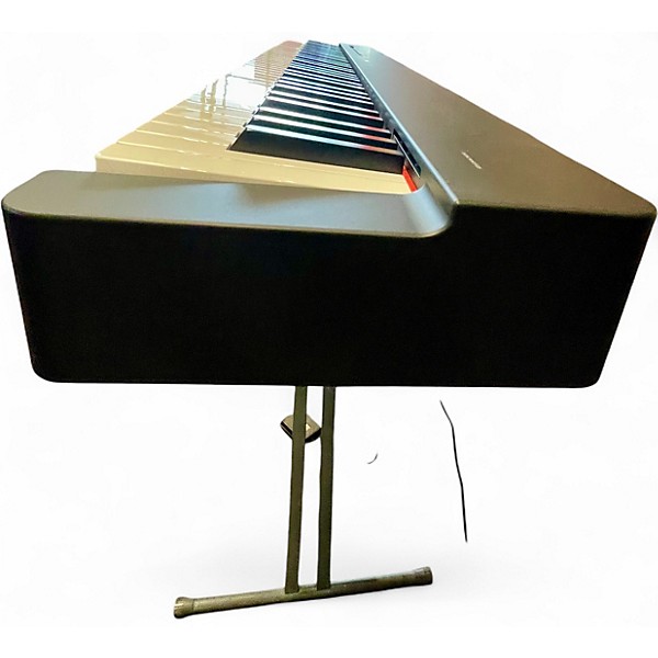 Used Yamaha P-225 Digital Piano