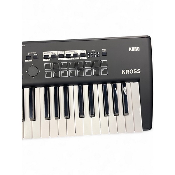 Used KORG KROSS 2 61 Key Keyboard Workstation