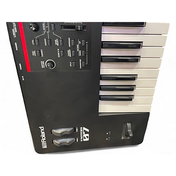 Used Roland Fantom 07 Keyboard Workstation