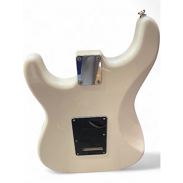 Used 2014 Fender American Standard Stratocaster White Solid Body Electric Guitar