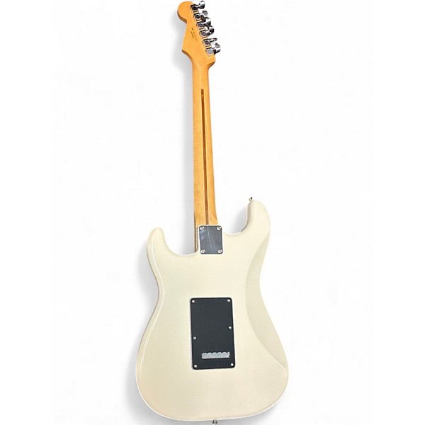 Used 2014 Fender American Standard Stratocaster White Solid Body Electric Guitar