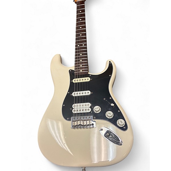 Used 2014 Fender American Standard Stratocaster White Solid Body Electric Guitar