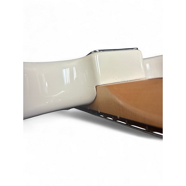 Used 2014 Fender American Standard Stratocaster White Solid Body Electric Guitar