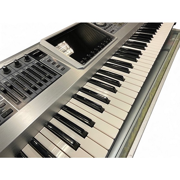 Used Roland Fantom G7 76 Key Keyboard Workstation
