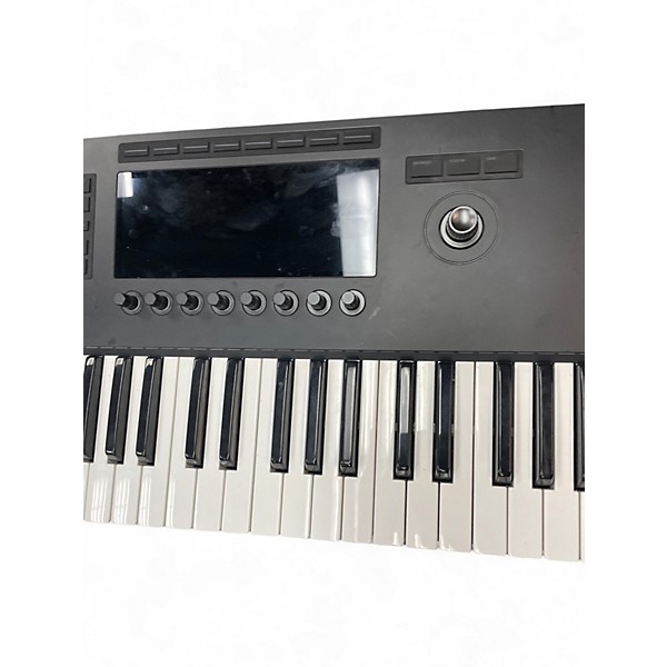 Used Native Instruments Kontrol S61 MK3 MIDI Controller