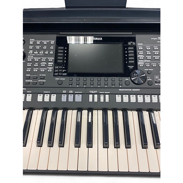 Used Yamaha PSRS775 Keyboard Workstation