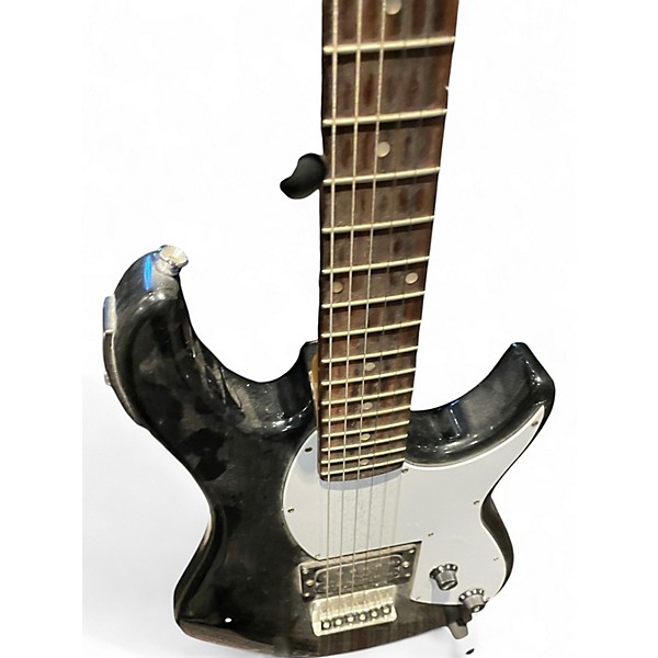 Used Peavey ROCKMASTER Black and White Solid Body Electric Guitar