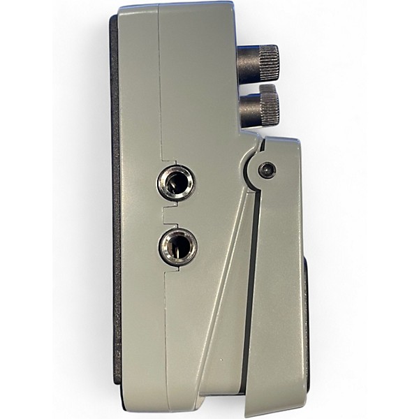 Used Behringer VD400 Effect Pedal