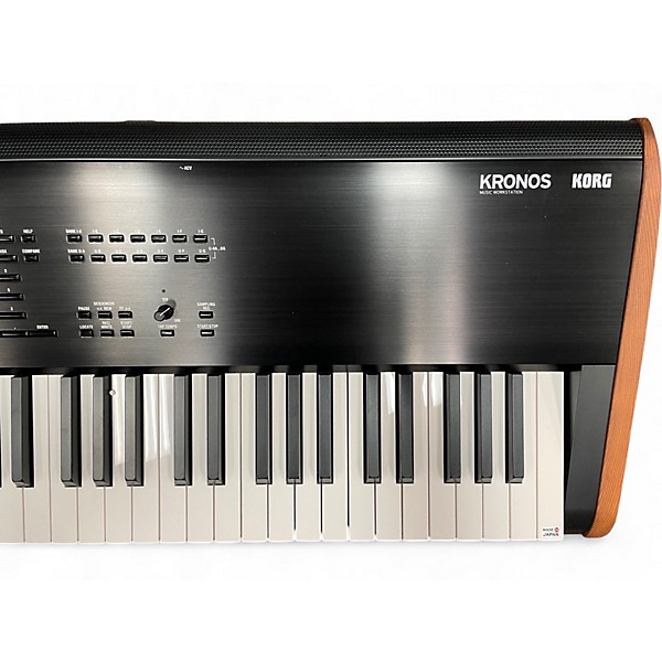 Used KORG Kronos 2 88 KEY Keyboard Workstation
