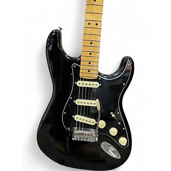 Used Fender PLAYER II STRATOCASTER Black Solid Body Electric Guitar