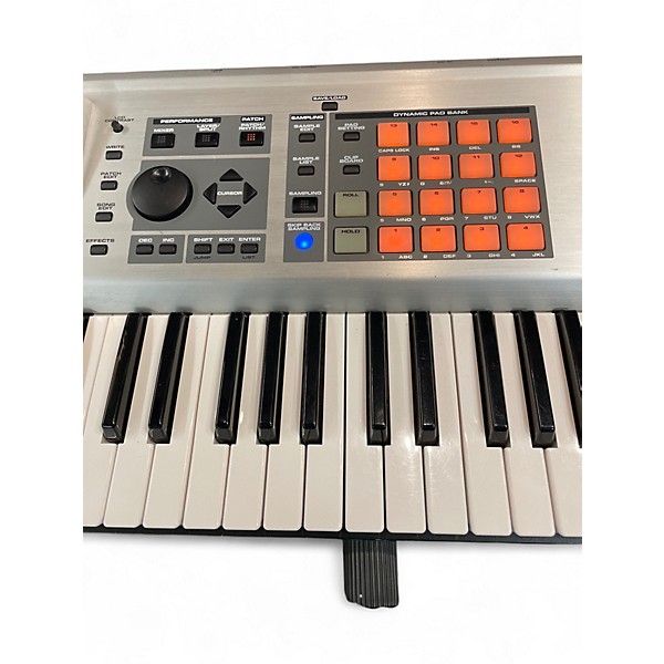 Used Roland Fantom 07 Keyboard Workstation