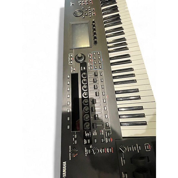 Used Yamaha MONTAGE M7 Keyboard Workstation