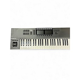 Used Komplete kontrol s49 MIDI Controller