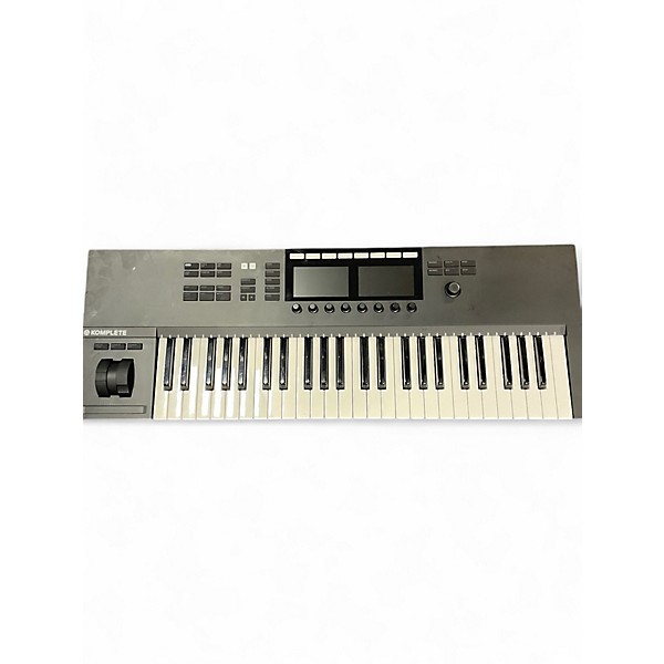 Used Komplete kontrol s49 MIDI Controller
