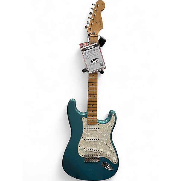 Used Fender Deluxe Power House Stratocaster Lake Placid Blue Solid Body Electric Guitar