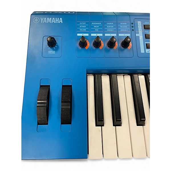 Used Yamaha MX49 49 Key Keyboard Workstation