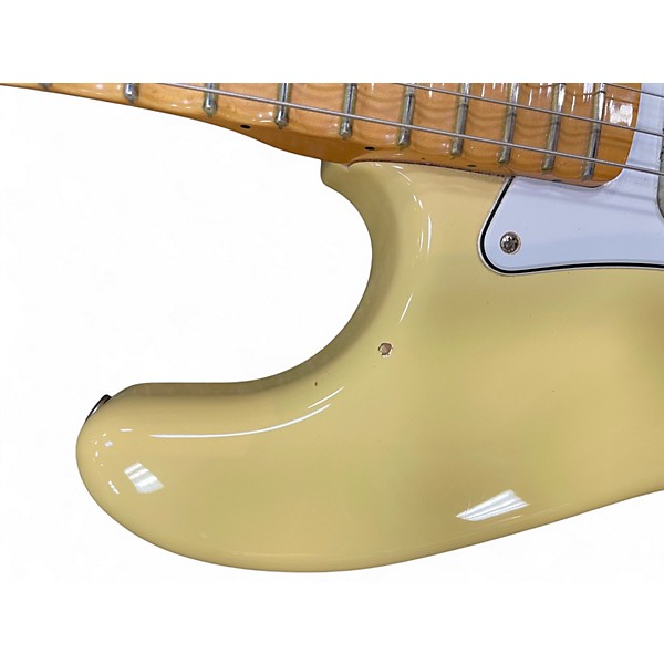 Used 2014 Fender Artist Series Yngwie Malmsteen Stratocaster Vintage White Solid Body Electric Guitar