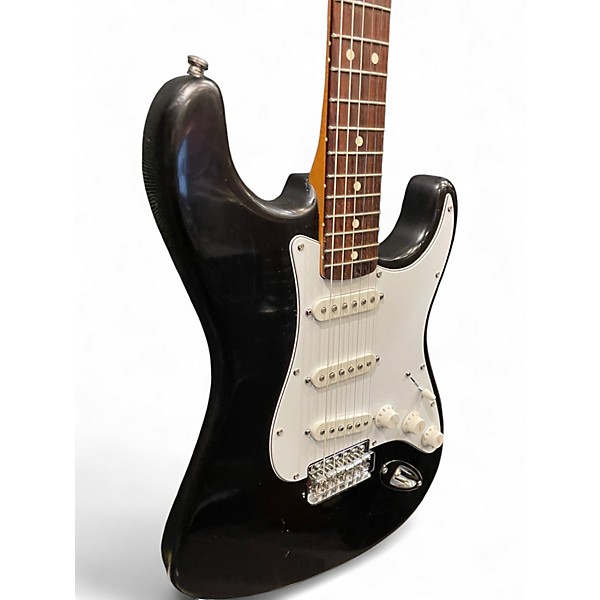 Used Fender 1995 Fender Standard Stratocaster Black Solid Body Electric Guitar