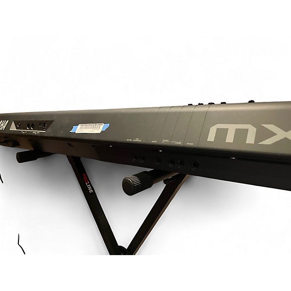 Used Yamaha mx88 Keyboard Workstation