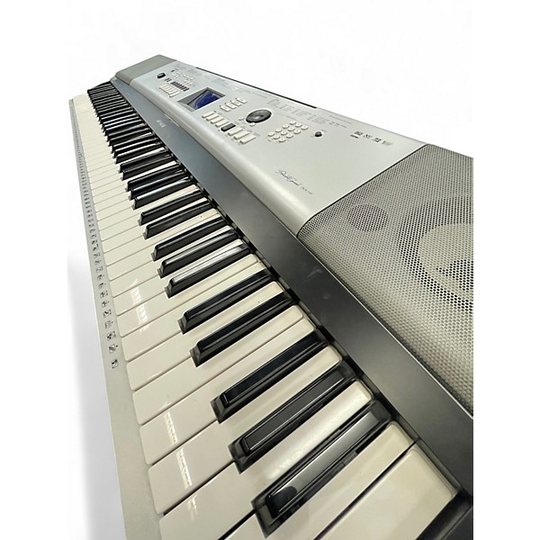 Used 2011 Yamaha DGX530 Keyboard Workstation