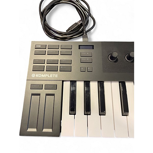 Used Native Instruments KOMPLETE KONTROL M32 MIDI Controller