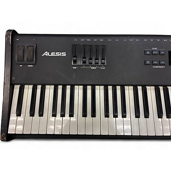 Used Alesis QS8.1 Keyboard Workstation