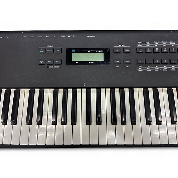 Used Alesis QS8.1 Keyboard Workstation