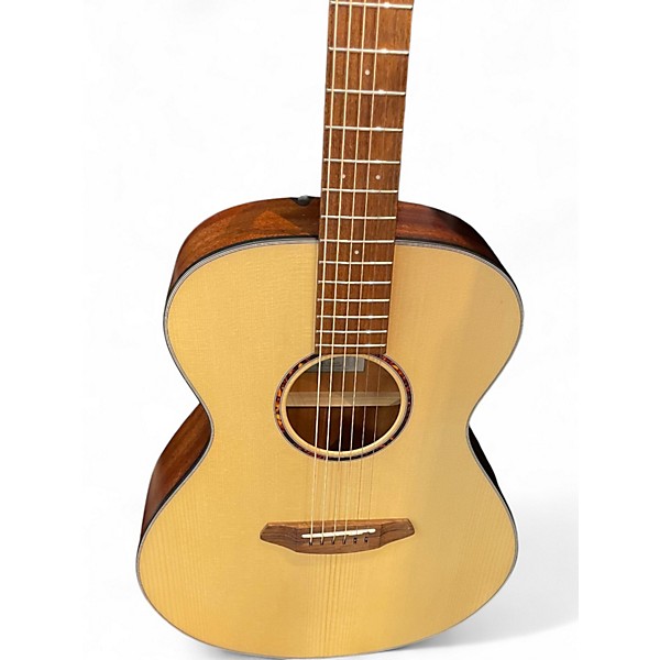 Used Breedlove Discovery Concert Natural Acoustic Guitar