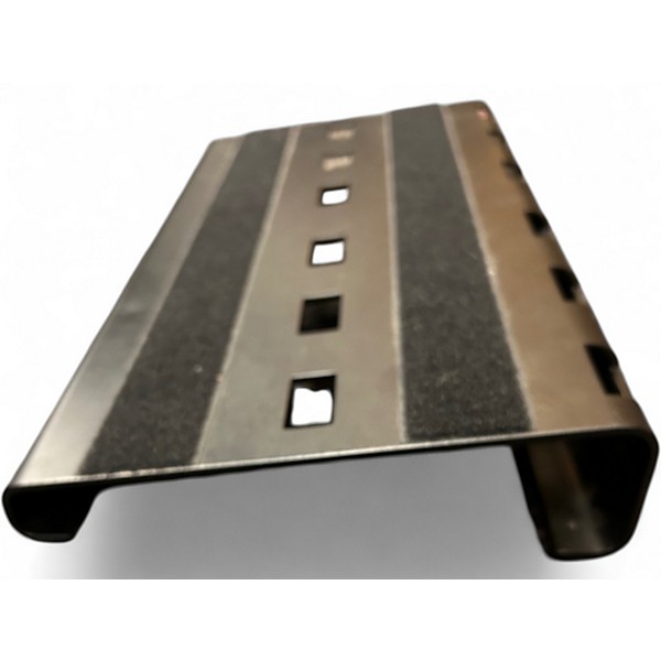 Used On-Stage GBP3000 Pedal Board