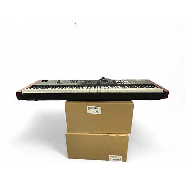 Used Yamaha MOXF8 88 Key Keyboard Workstation
