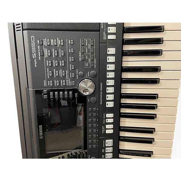 Used Yamaha PSRS950 61 Key Arranger Keyboard