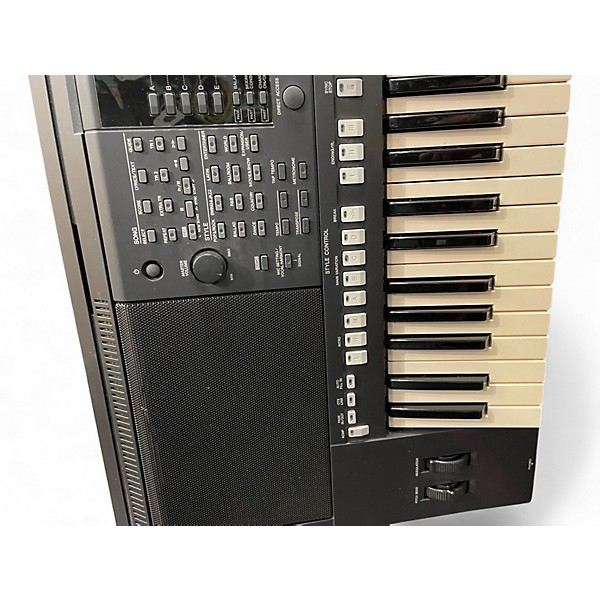 Used Yamaha PSRS950 61 Key Arranger Keyboard