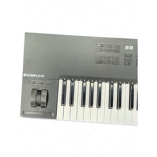Used Native Instruments Komplete Kontrol S61 MK2 MIDI Controller