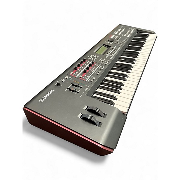 Used Yamaha MOXF6 61 Key Keyboard Workstation