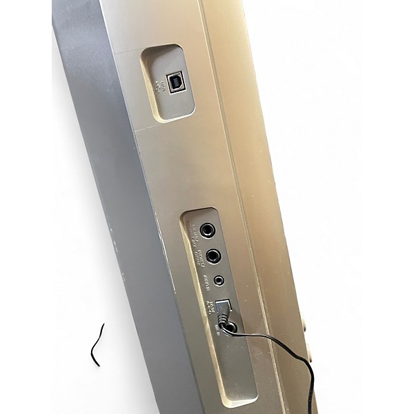 Used Casio WK200 76 Key Keyboard Workstation