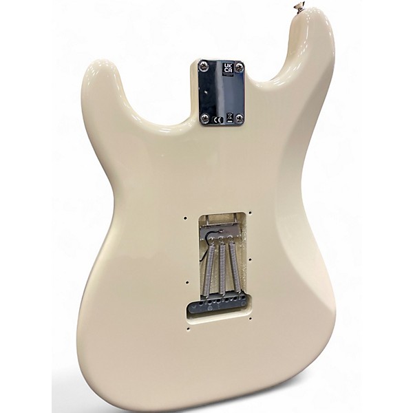 Used Fender Deluxe Players Stratocaster Alpine White Solid Body Electric Guitar