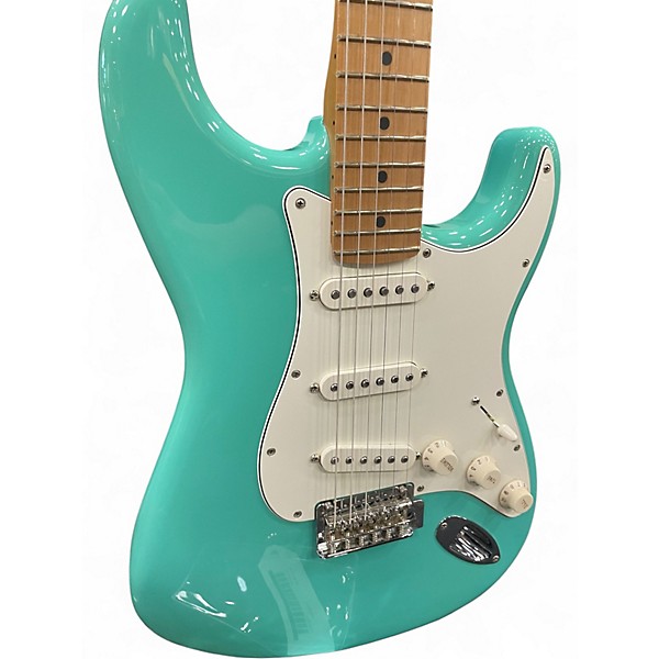 Used Fender Limited Edition Player Stratocaster Seafoam Green Solid Body Electric Guitar