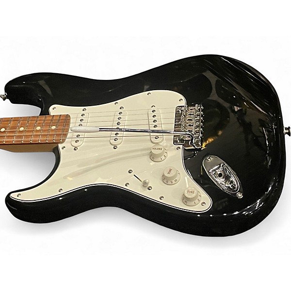 Used 2022 Fender Player Stratocaster Left Handed Black Solid Body Electric Guitar
