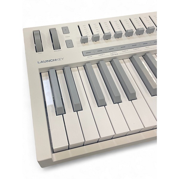 Used Novation LAUNCHKEY 49 MK4 (WHITE) MIDI Controller